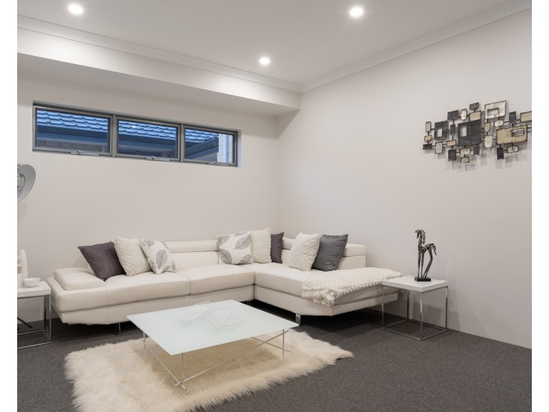 10 Flindell Avenue, Caversham WA 6055