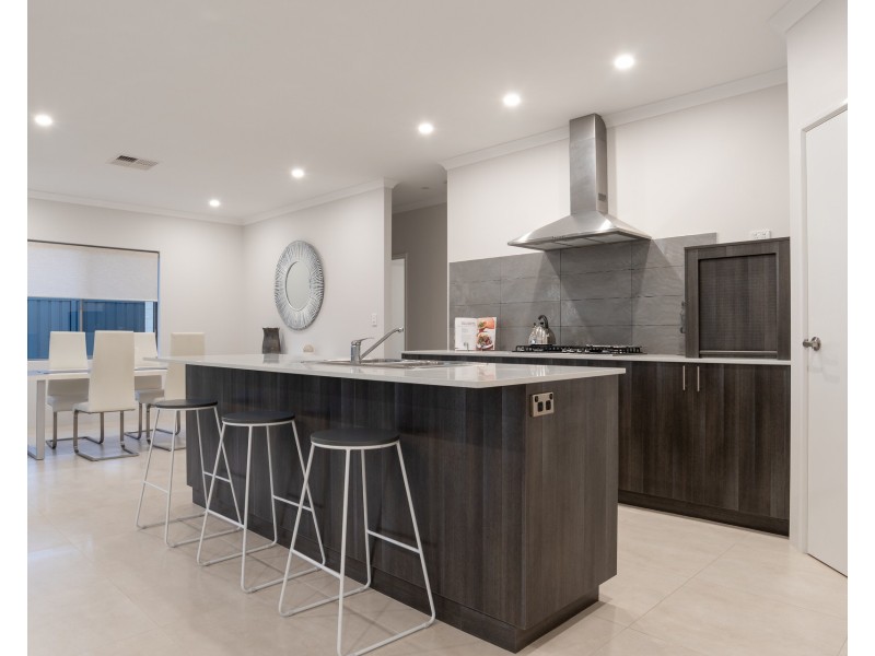 10 Flindell Avenue, Caversham WA 6055