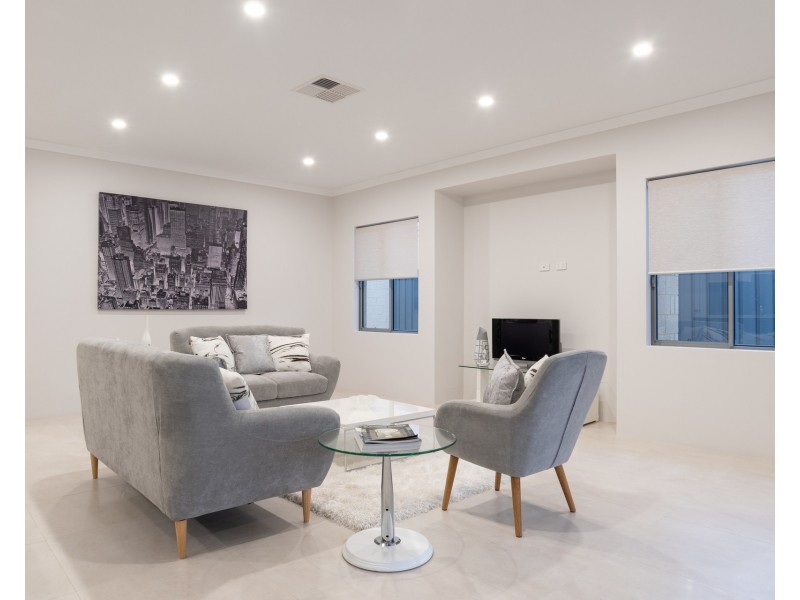 10 Flindell Avenue, Caversham WA 6055