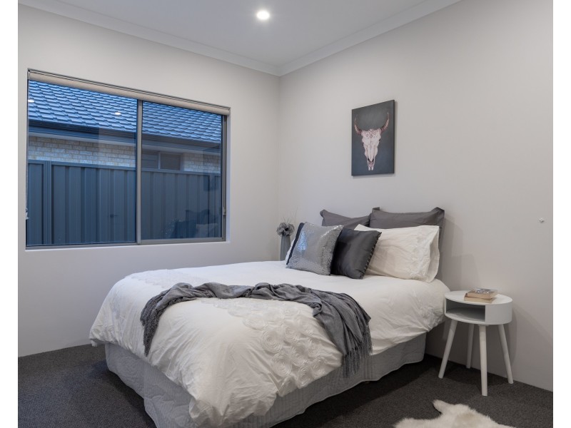 10 Flindell Avenue, Caversham WA 6055