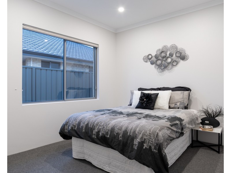 10 Flindell Avenue, Caversham WA 6055