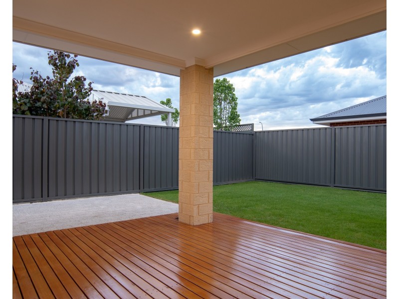 10 Flindell Avenue, Caversham WA 6055