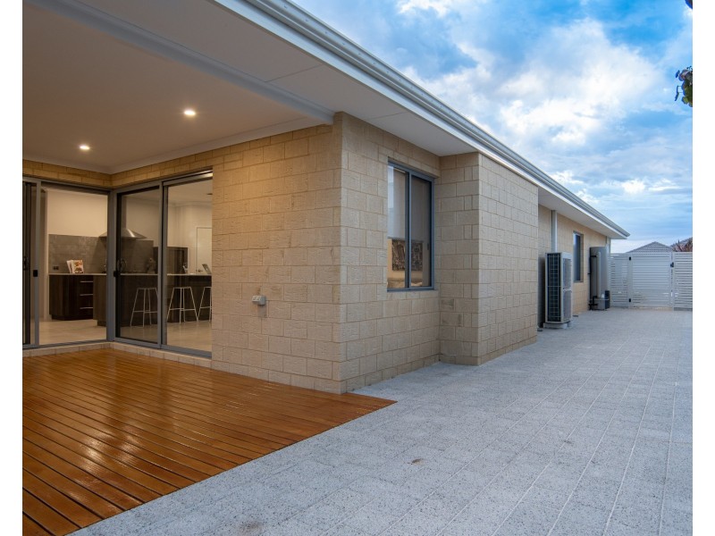 10 Flindell Avenue, Caversham WA 6055