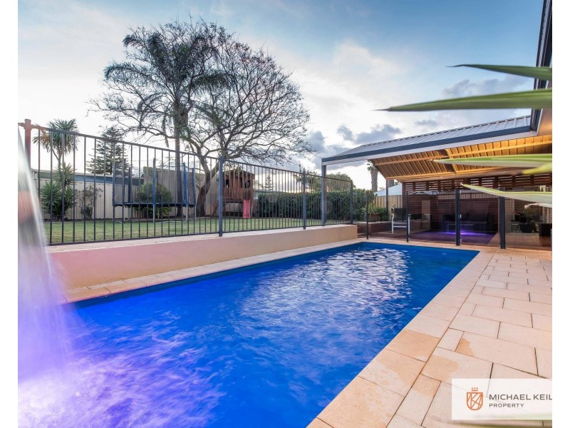 296 Robinson Avenue, Cloverdale WA 6105