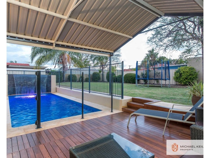 296 Robinson Avenue, Cloverdale WA 6105