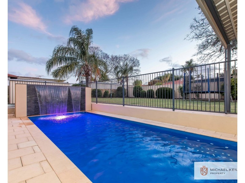 296 Robinson Avenue, Cloverdale WA 6105