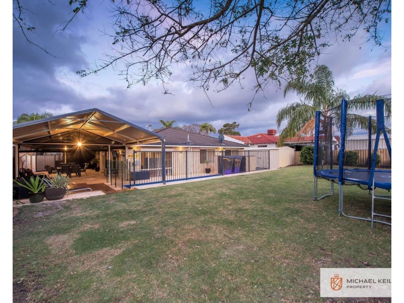 296 Robinson Avenue, Cloverdale WA 6105