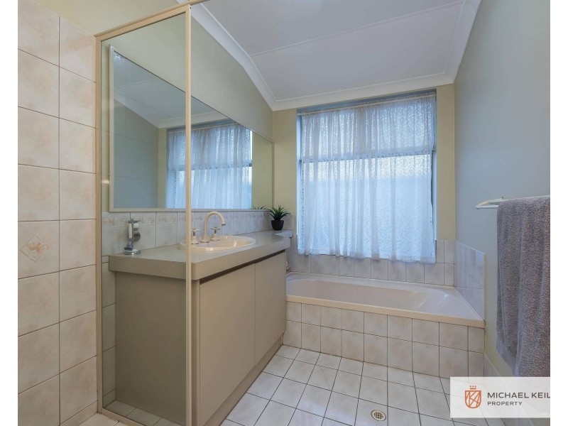 296 Robinson Avenue, Cloverdale WA 6105