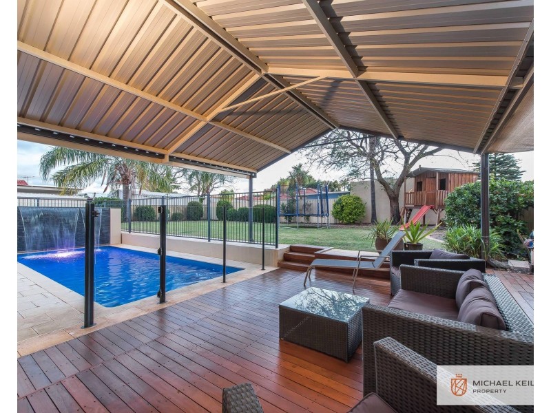 296 Robinson Avenue, Cloverdale WA 6105