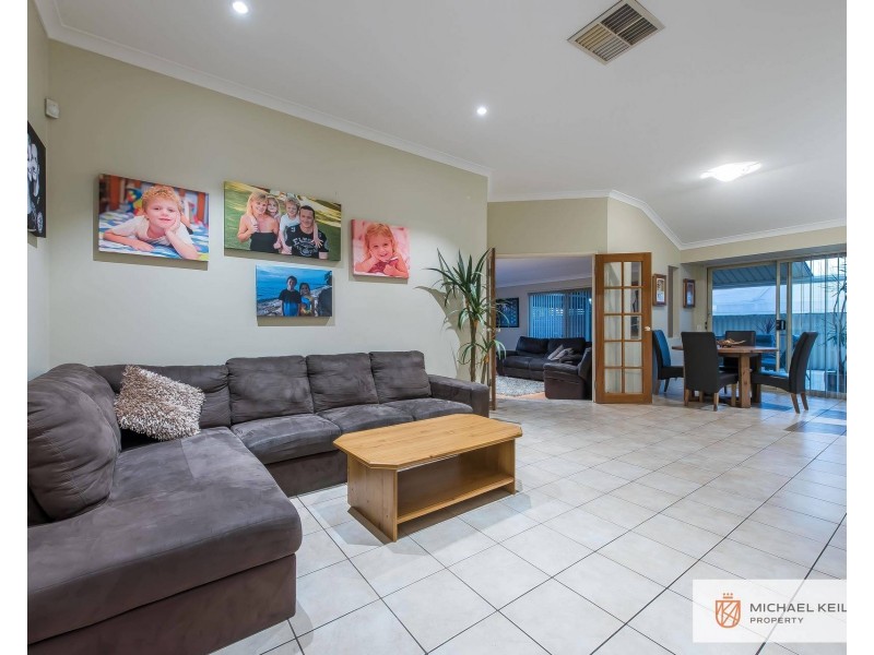 296 Robinson Avenue, Cloverdale WA 6105