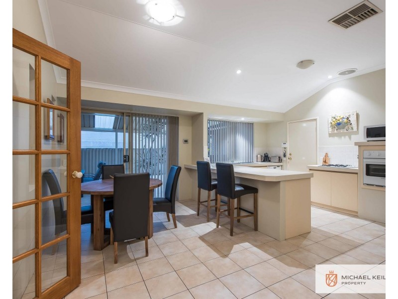 296 Robinson Avenue, Cloverdale WA 6105