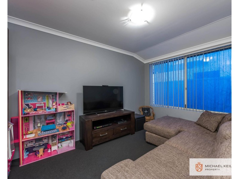 296 Robinson Avenue, Cloverdale WA 6105