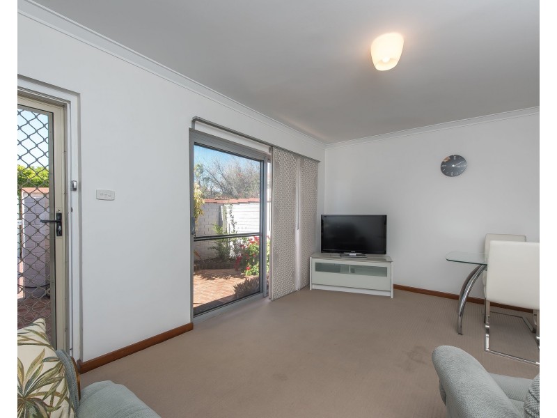 4/86 Robert Street, Como WA 6152