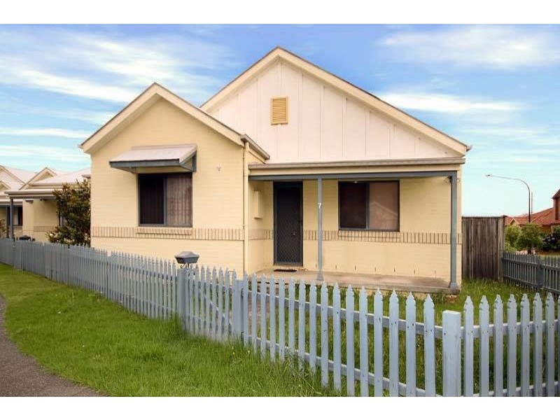 7 North Terrace, Dapto NSW 2530