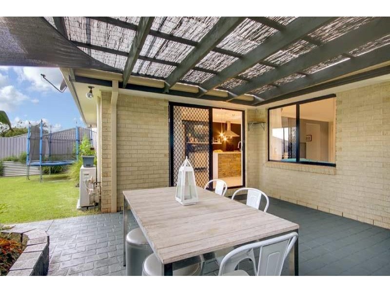 35 Glenwood Grove, Horsley NSW 2530