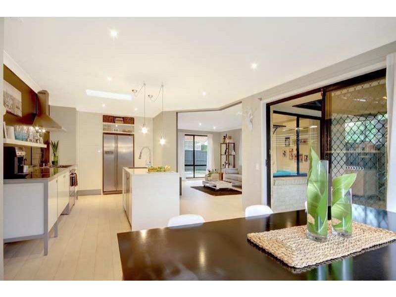 35 Glenwood Grove, Horsley NSW 2530