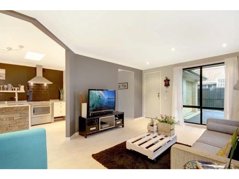 35 Glenwood Grove, Horsley NSW 2530