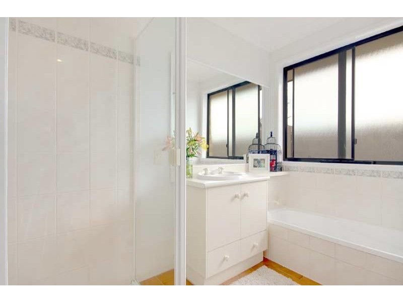 35 Glenwood Grove, Horsley NSW 2530