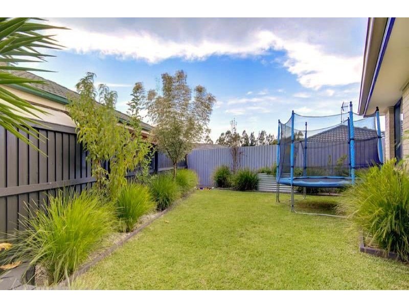 35 Glenwood Grove, Horsley NSW 2530