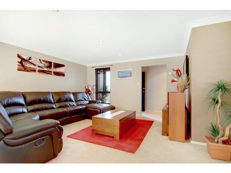 8 Arboreal Place, Horsley NSW 2530