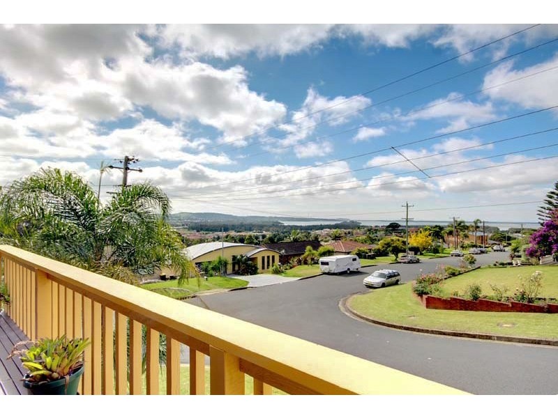 35 Tait Avenue, Kanahooka NSW 2530
