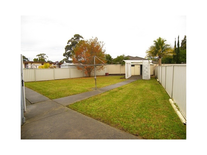 42 Bambil Crescent, Dapto NSW 2530