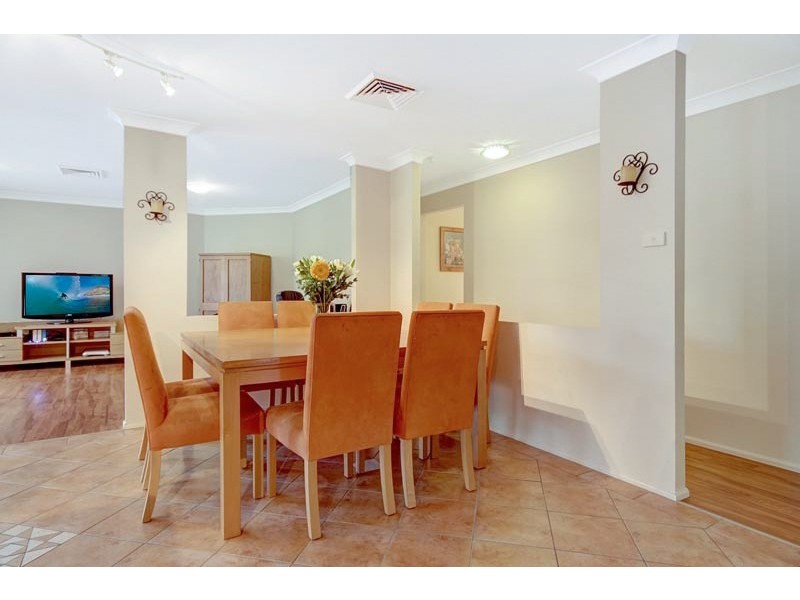 25 Robins Creek Drive, Horsley NSW 2530