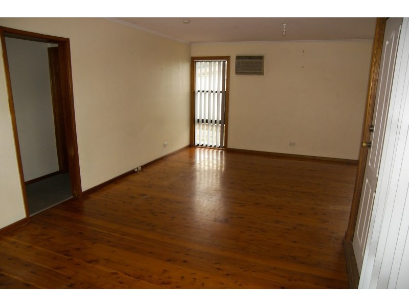 12 Echuca Crescent, Koonawarra NSW 2530