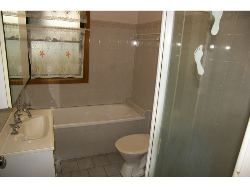 12 Echuca Crescent, Koonawarra NSW 2530