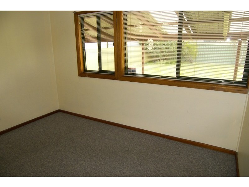 12 Echuca Crescent, Koonawarra NSW 2530