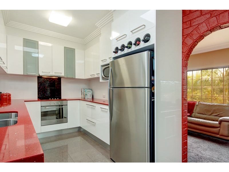 17 Beatus Street, Unanderra NSW 2526