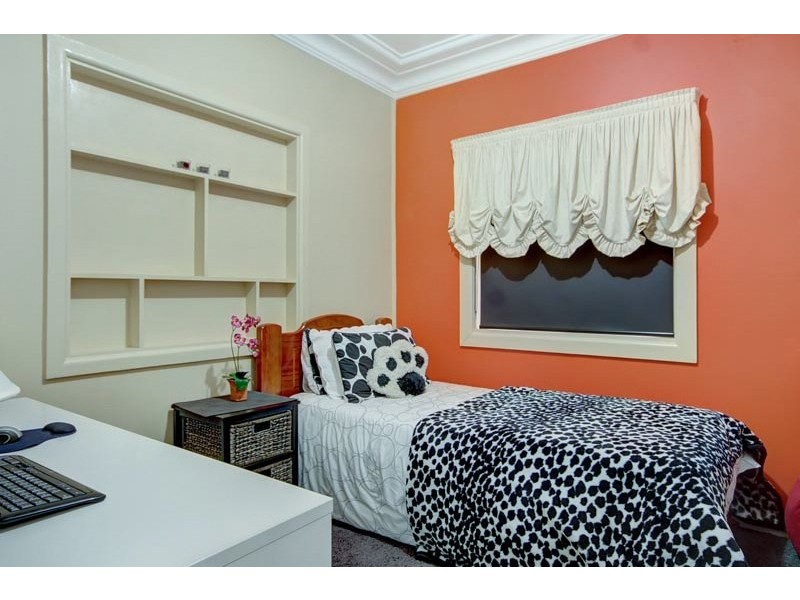 17 Beatus Street, Unanderra NSW 2526