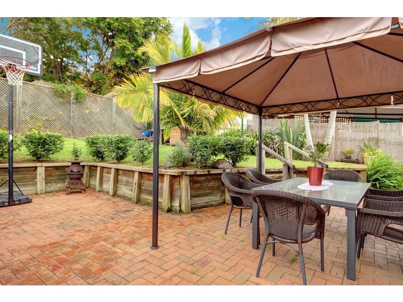 17 Beatus Street, Unanderra NSW 2526