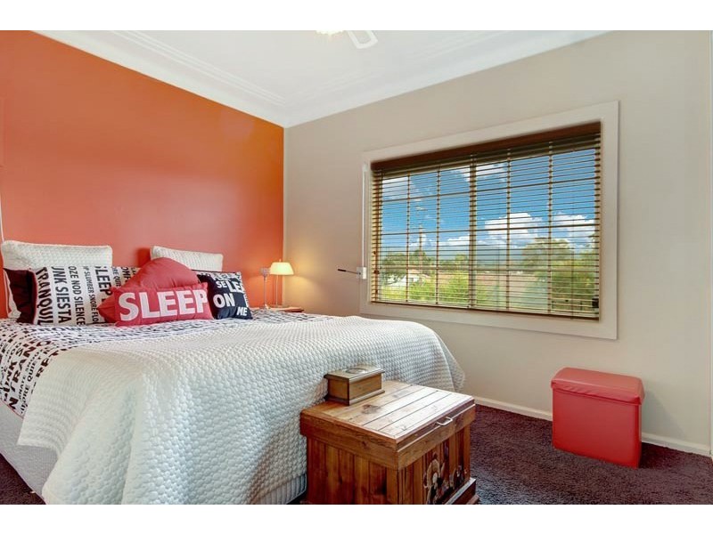 17 Beatus Street, Unanderra NSW 2526