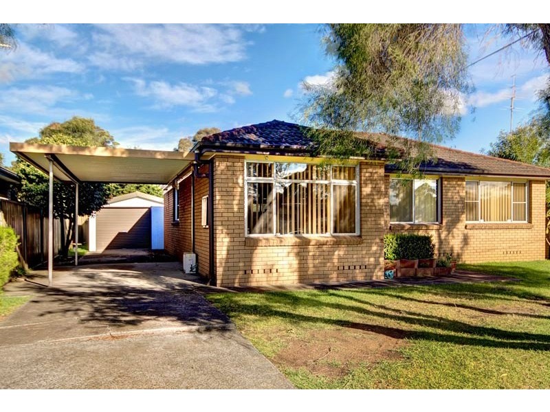 15 Maple Street, Albion Park Rail NSW 2527