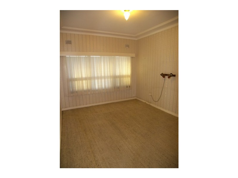 1 Mcpaul Avenue, Dapto NSW 2530