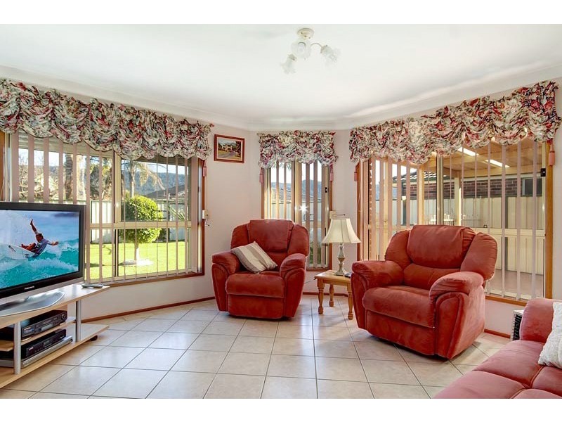 6 Yeldah Drive, Horsley NSW 2530