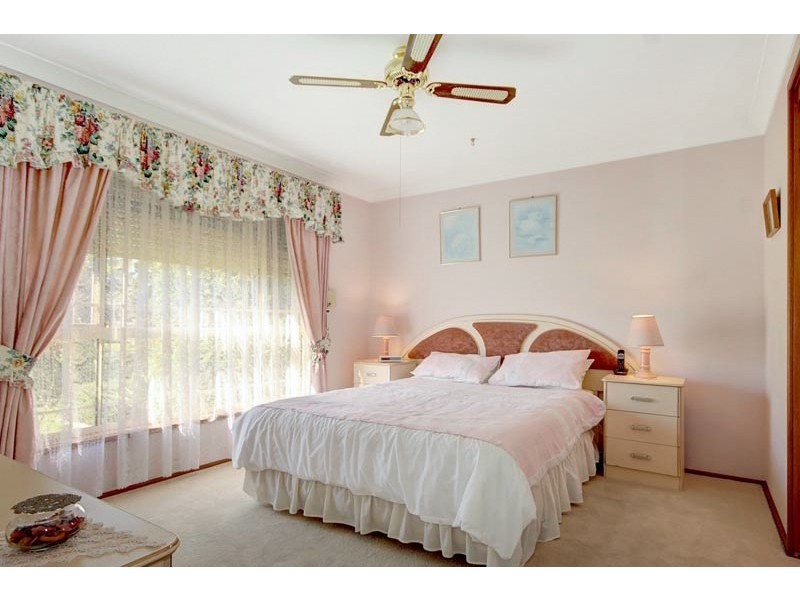 6 Yeldah Drive, Horsley NSW 2530