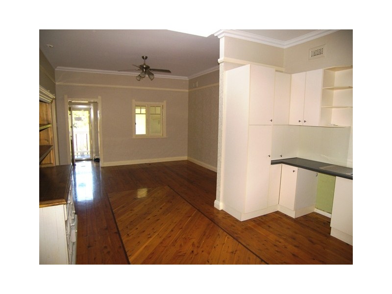 22 Robertson Street, Coniston NSW 2500