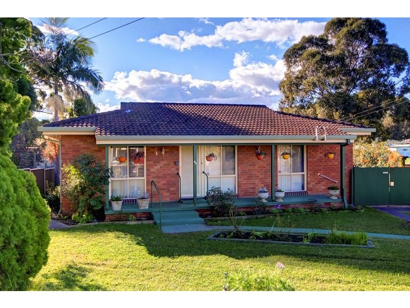 19 Bambil Crescent, Dapto NSW 2530