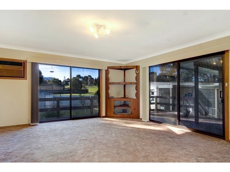 19 Bambil Crescent, Dapto NSW 2530