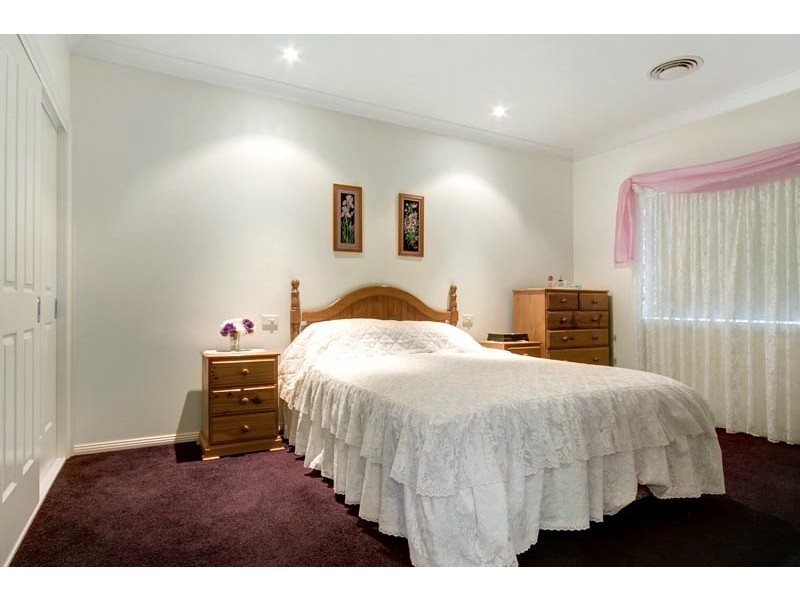 86 Stanthorpe Drive, Kanahooka NSW 2530