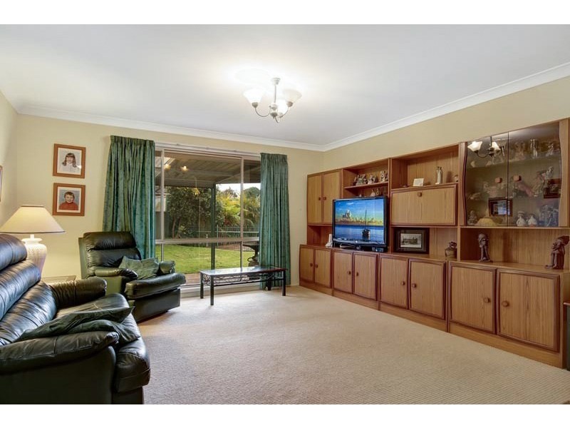 16 Selwyn Grove, Horsley NSW 2530