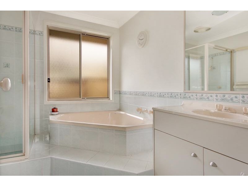 16 Selwyn Grove, Horsley NSW 2530