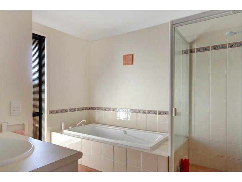 15 Kariewood Circuit, Horsley NSW 2530