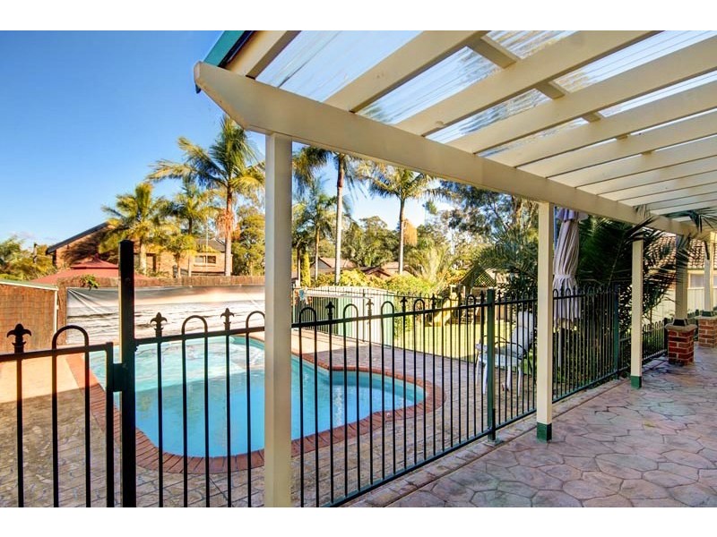 15 Carlon Crescent, Farmborough Heights NSW 2526