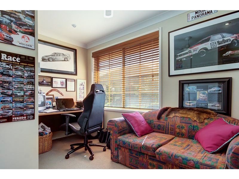 15 Carlon Crescent, Farmborough Heights NSW 2526