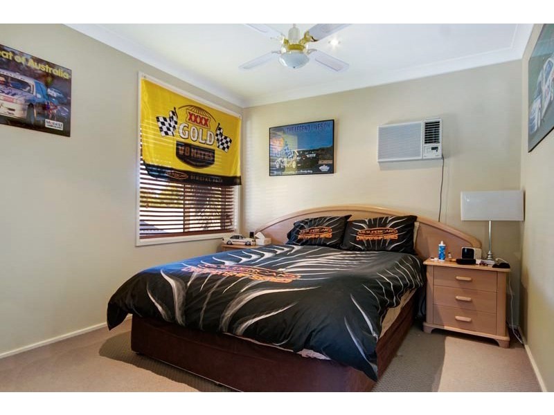 15 Carlon Crescent, Farmborough Heights NSW 2526