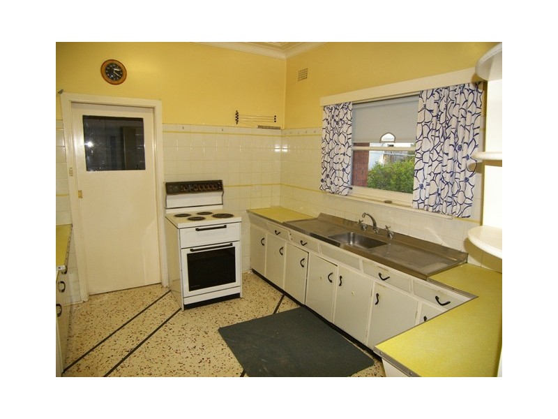 1 Mcpaul Avenue, Dapto NSW 2530