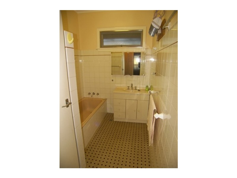 1 Mcpaul Avenue, Dapto NSW 2530